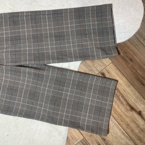 Express Editor Mid Rise Cropped Wide Leg Pant - Picture 2 of 8